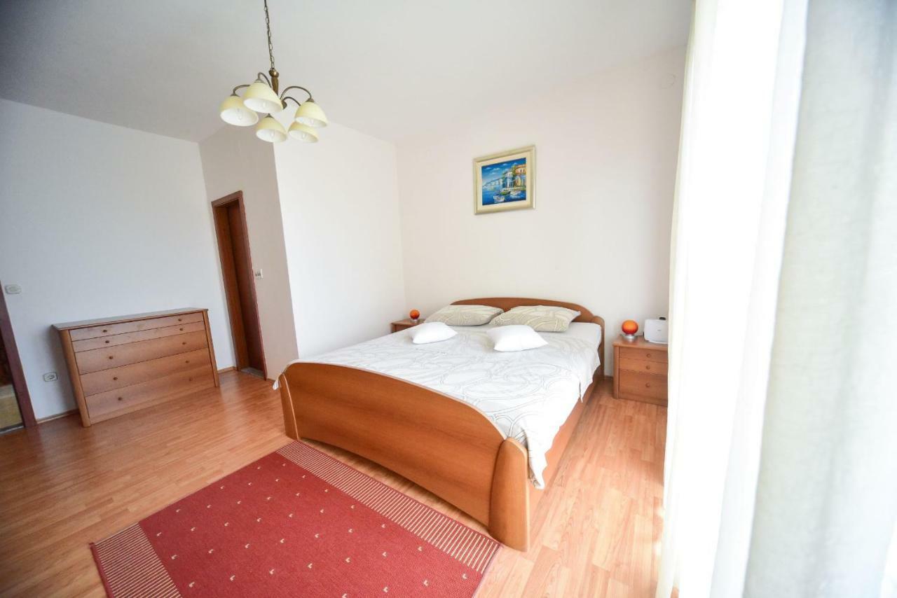 Apartment Marcella 1 Ljubač Eksteriør billede